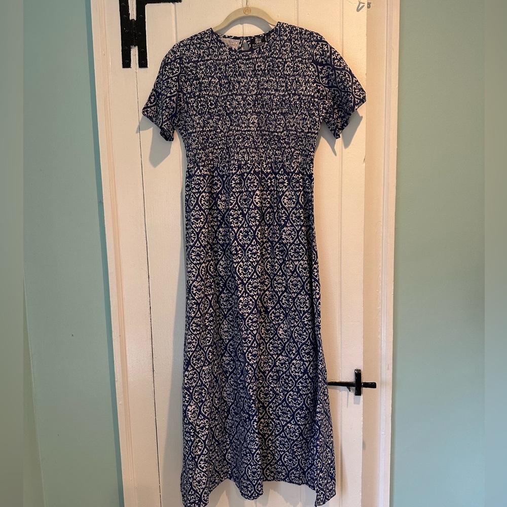 Madison Matthew’s Navy smocked block print dress sz XS